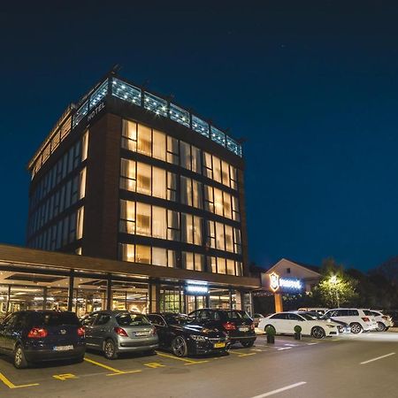 Bristol Hotel Podgorica Ngoại thất bức ảnh