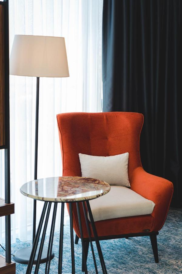 Bristol Hotel Podgorica Ngoại thất bức ảnh