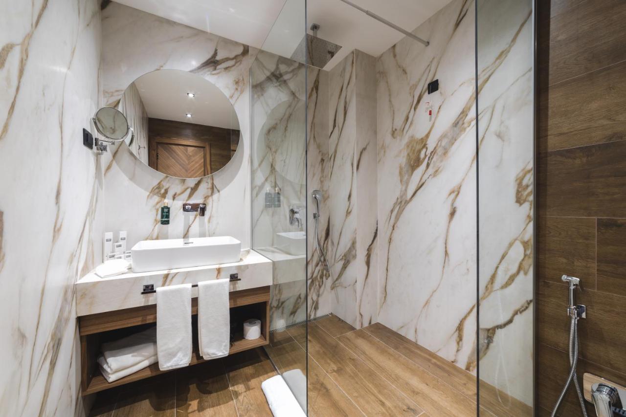 Bristol Hotel Podgorica Ngoại thất bức ảnh