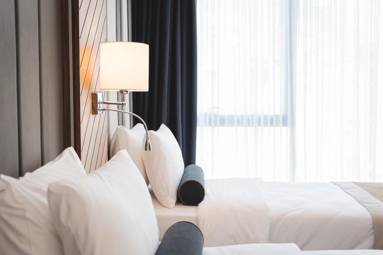 Bristol Hotel Podgorica Ngoại thất bức ảnh