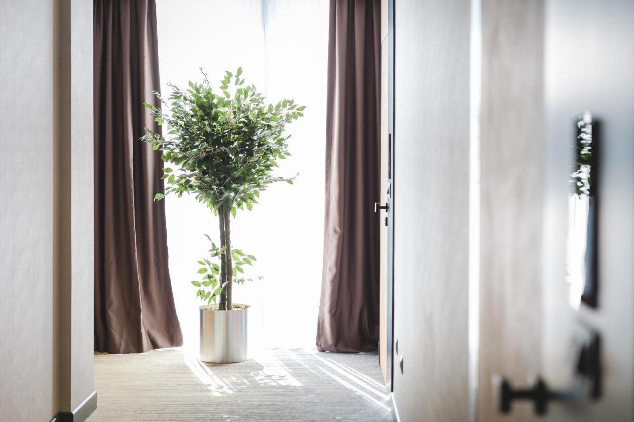 Bristol Hotel Podgorica Ngoại thất bức ảnh