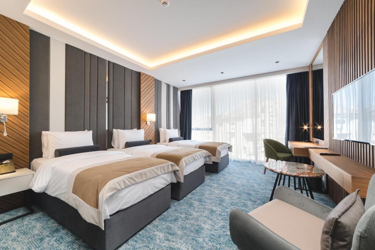 Bristol Hotel Podgorica Ngoại thất bức ảnh