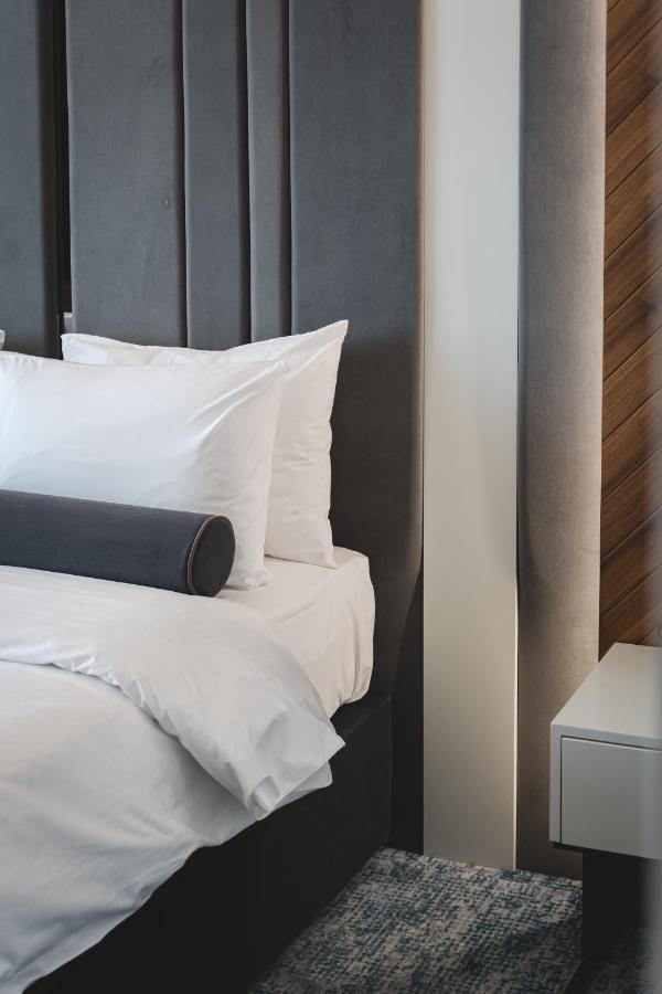 Bristol Hotel Podgorica Ngoại thất bức ảnh