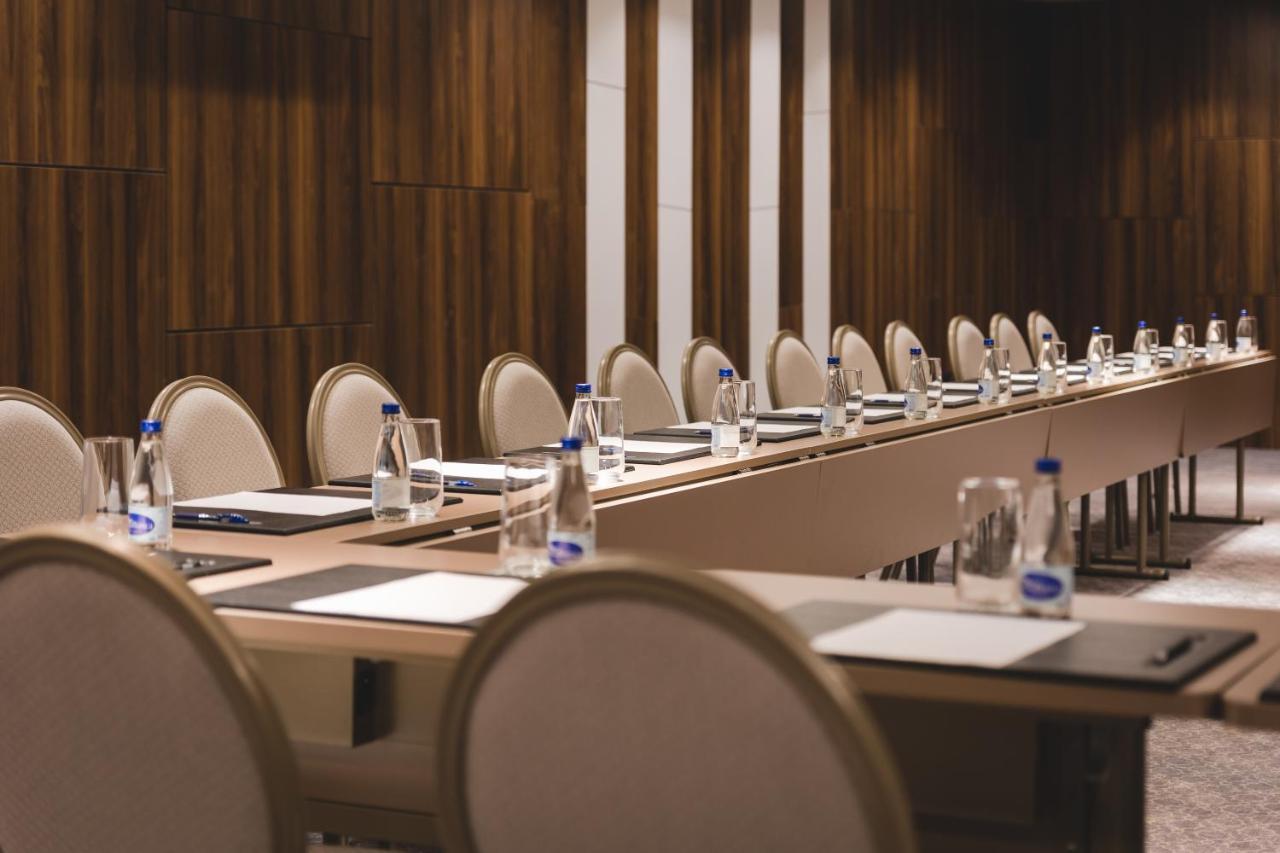 Bristol Hotel Podgorica Ngoại thất bức ảnh