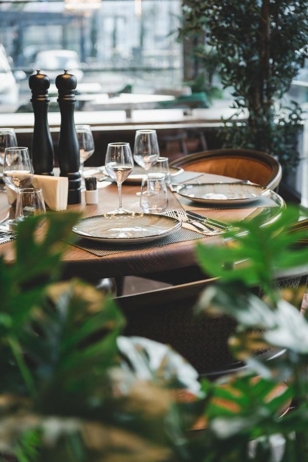Bristol Hotel Podgorica Ngoại thất bức ảnh