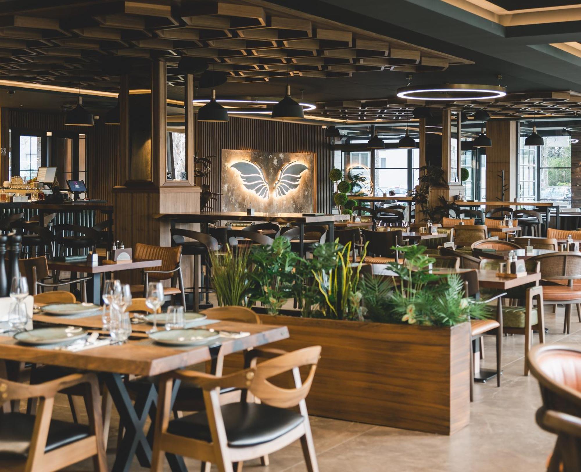 Bristol Hotel Podgorica Ngoại thất bức ảnh